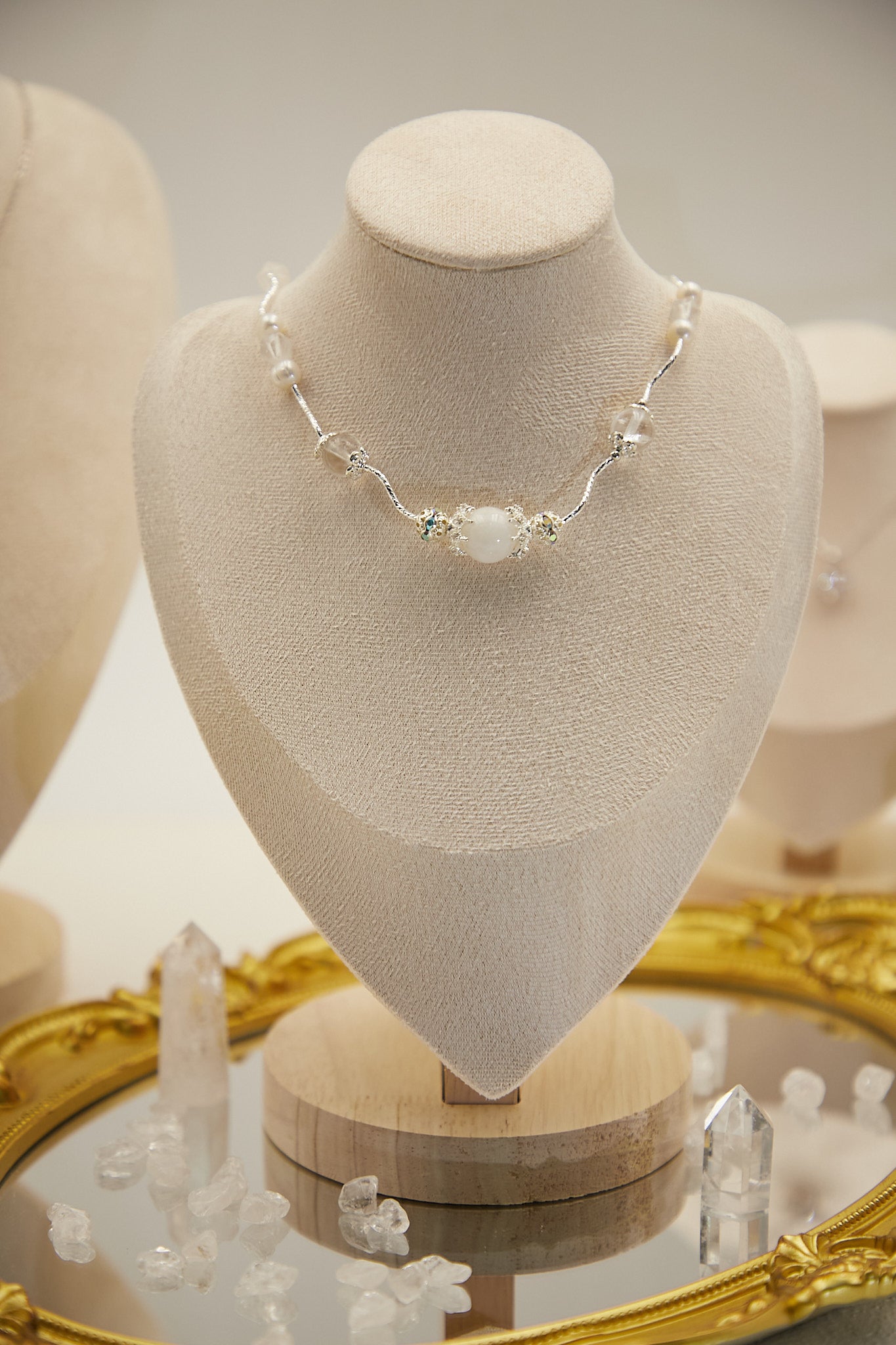 N002-White Ghost・White Crystal・Freshwater Pearl-Magnetic Choker