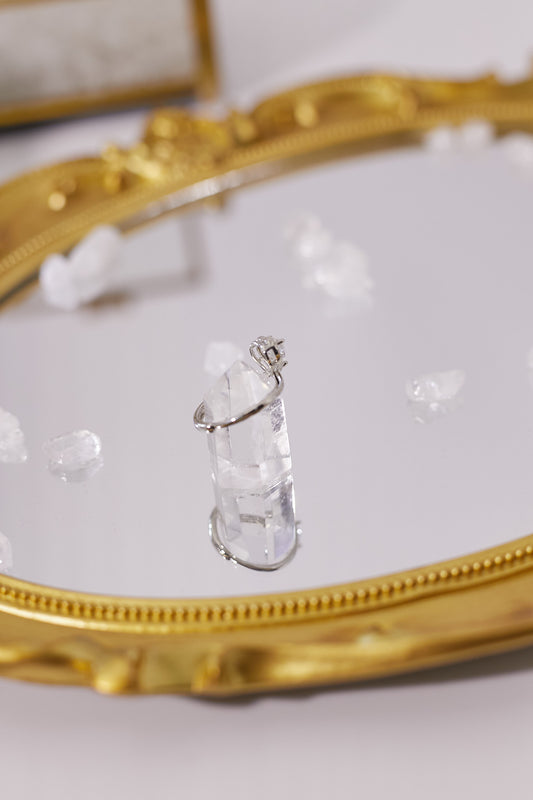 R039-White crystal heart-shaped open ring