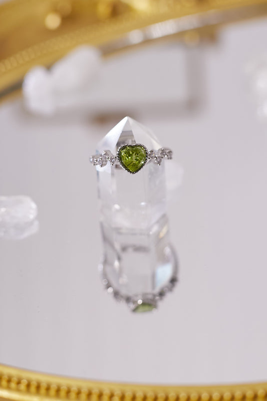 R042-Peridot heart-shaped open ring