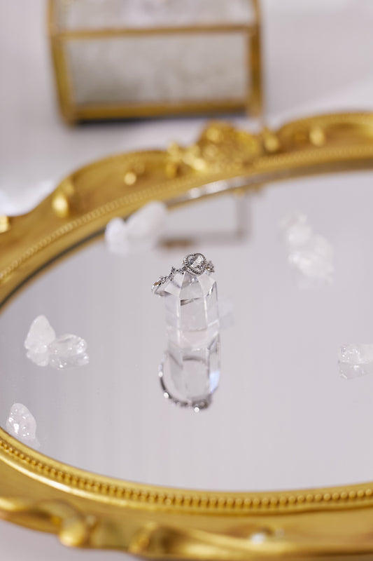 R043-White crystal heart-shaped open ring