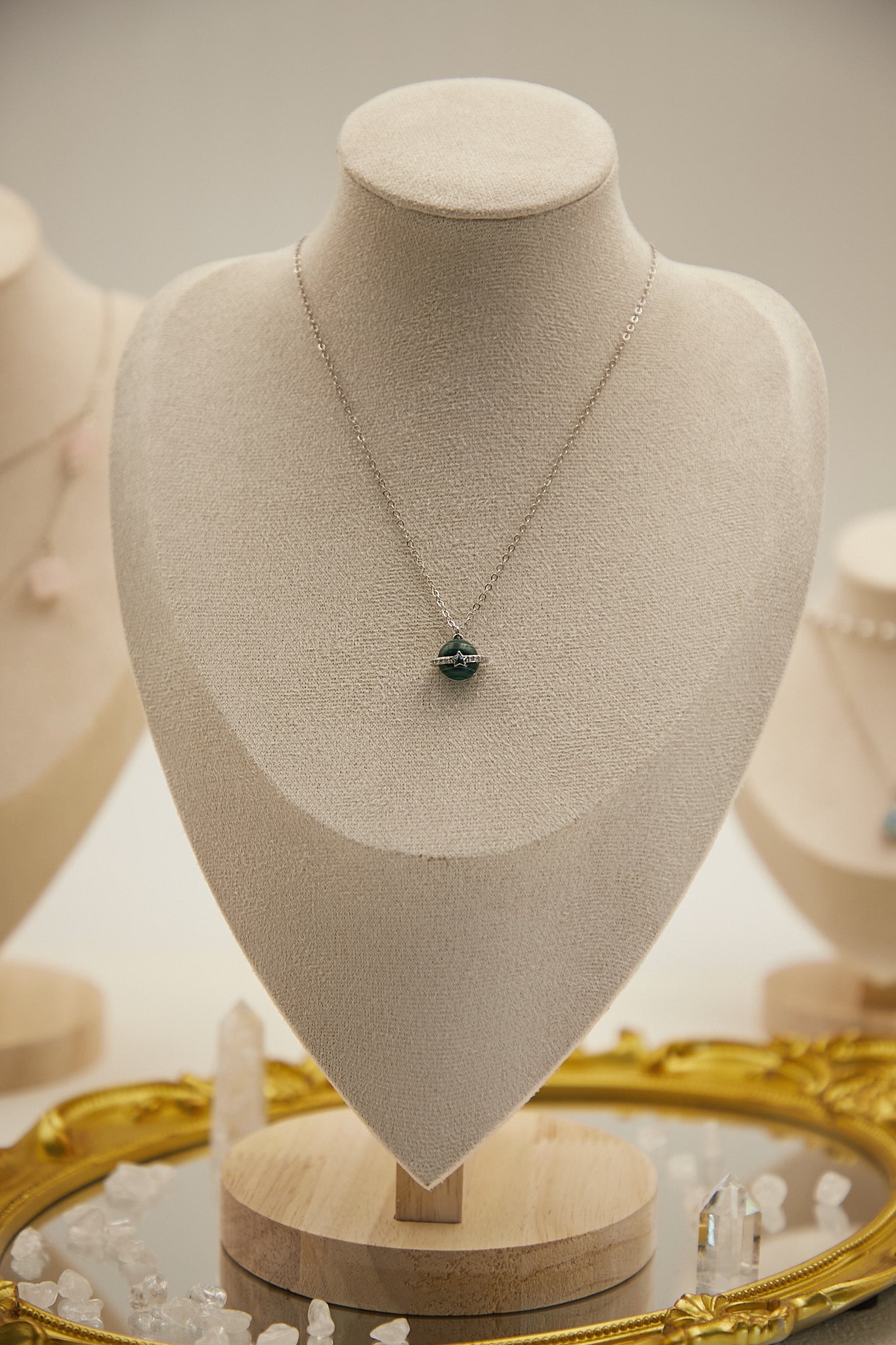 N014-Malachite Planet Pendant with Magnetic Necklace (Silver)