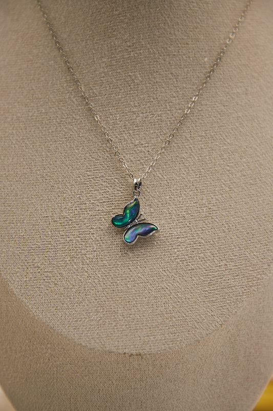 N015-Mother-of-pearl butterfly pendant with magnetic necklace (silver)