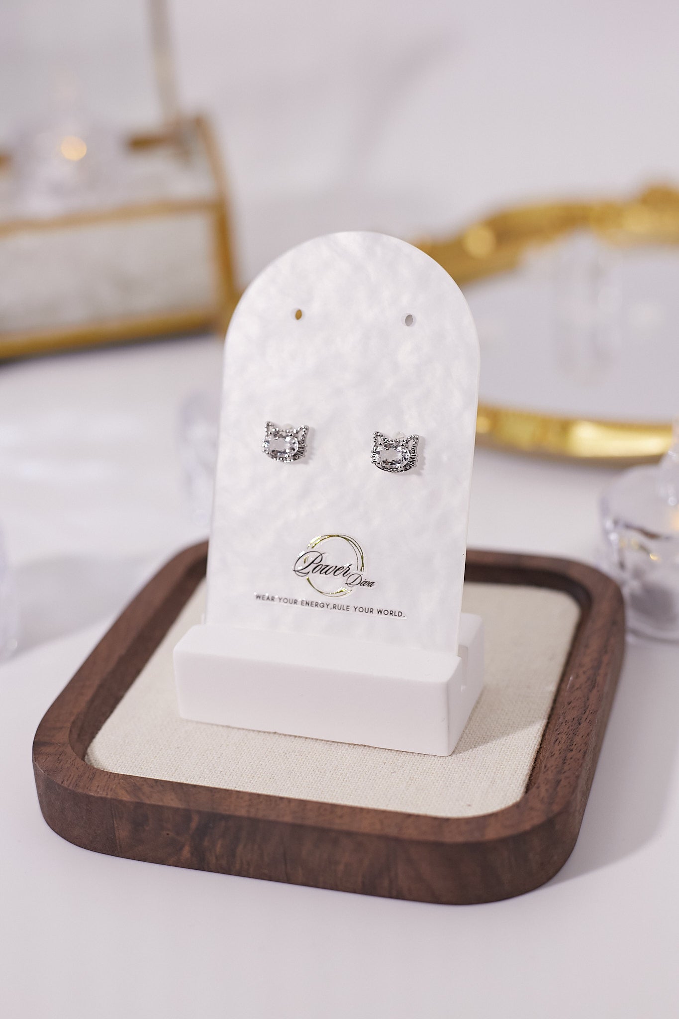 E033-White crystal cat earrings
