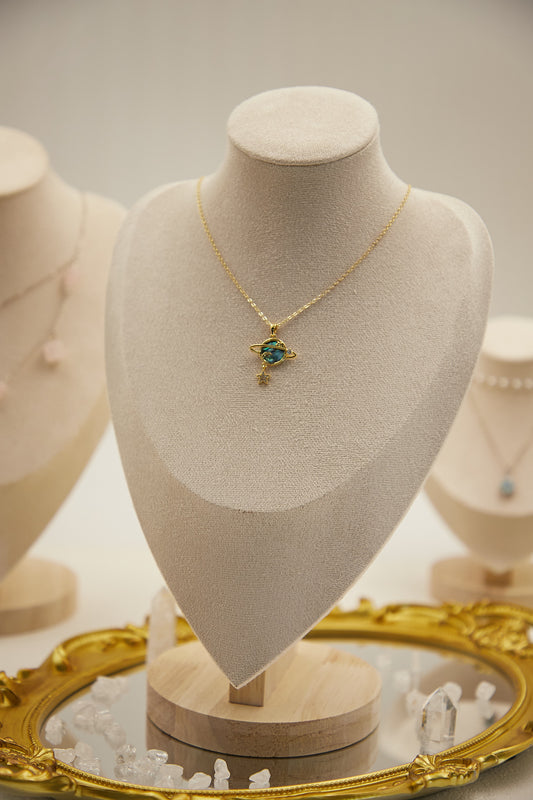 N022-Mother-of-pearl pendant with magnetic necklace (gold)