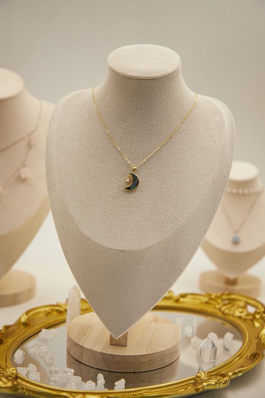 N023-Mother-of-pearl moon pendant with magnetic necklace (gold)