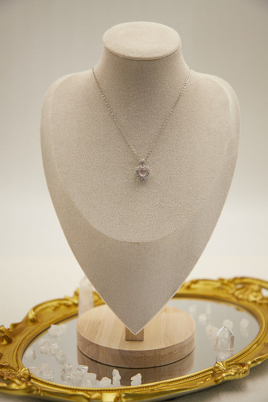 N026-Pink quartz heart-shaped pendant with magnetic necklace