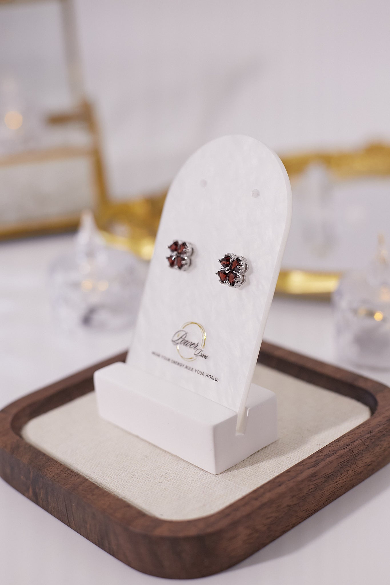 E053-Garnet four-leaf clover earrings