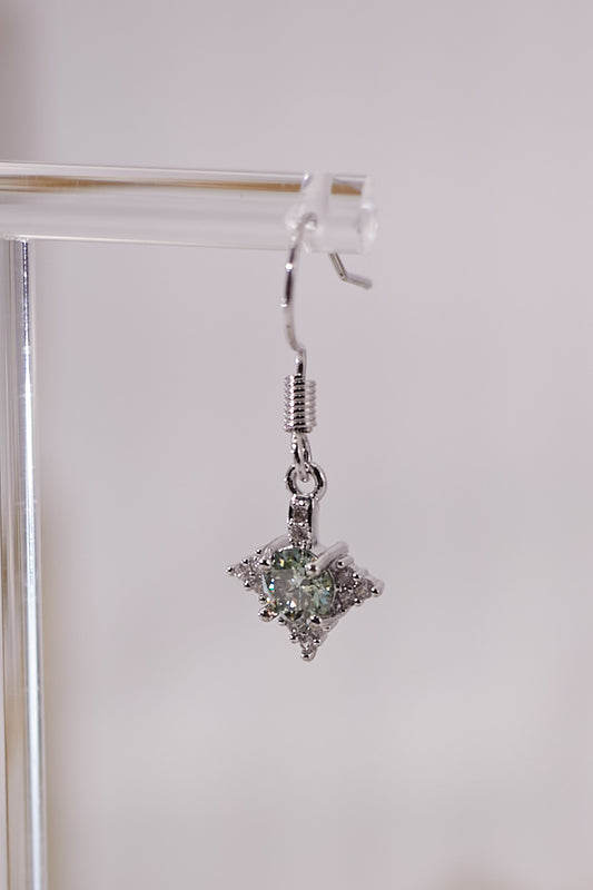 E066-Moissanite star ear hook