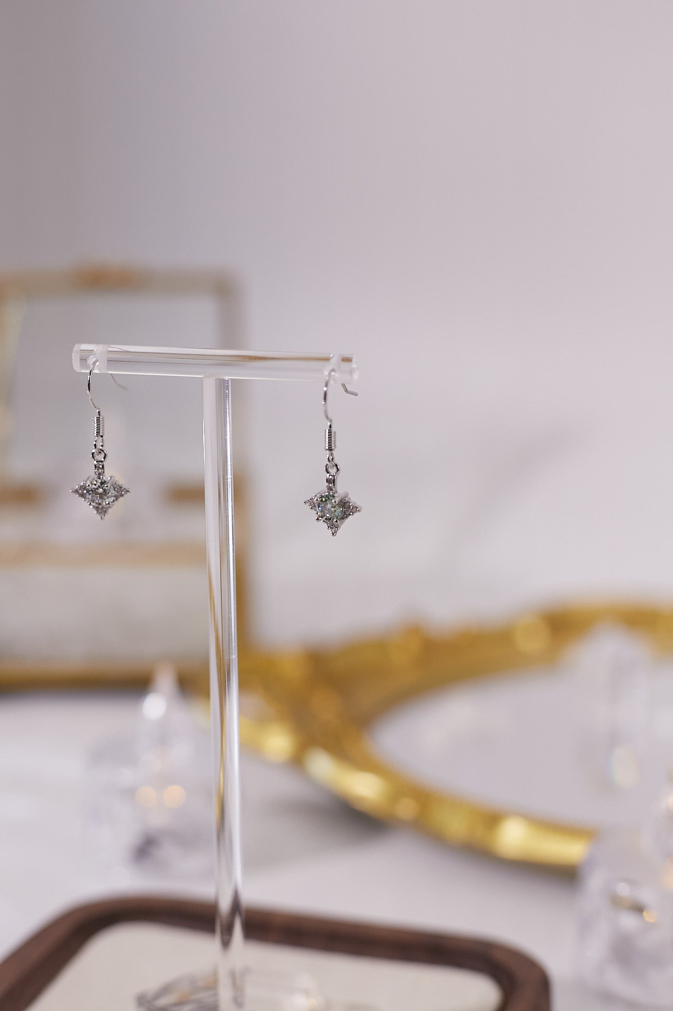 E066-Moissanite star ear hook
