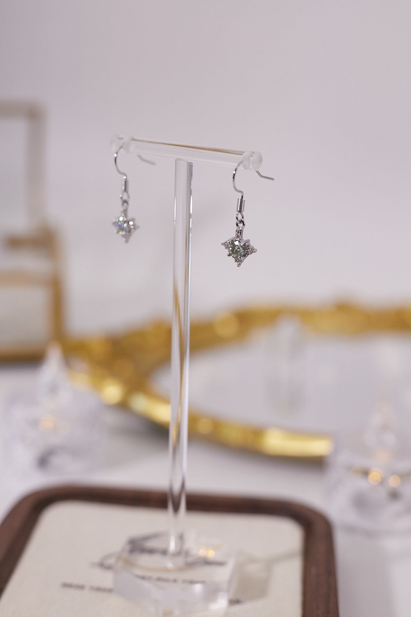 E066-Moissanite star ear hook