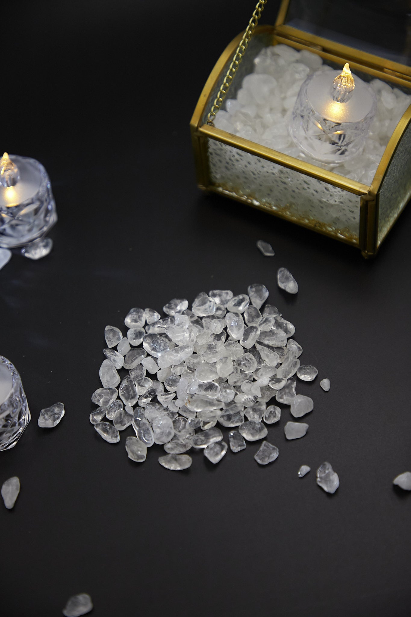 Demagnetizing white crystal gravel