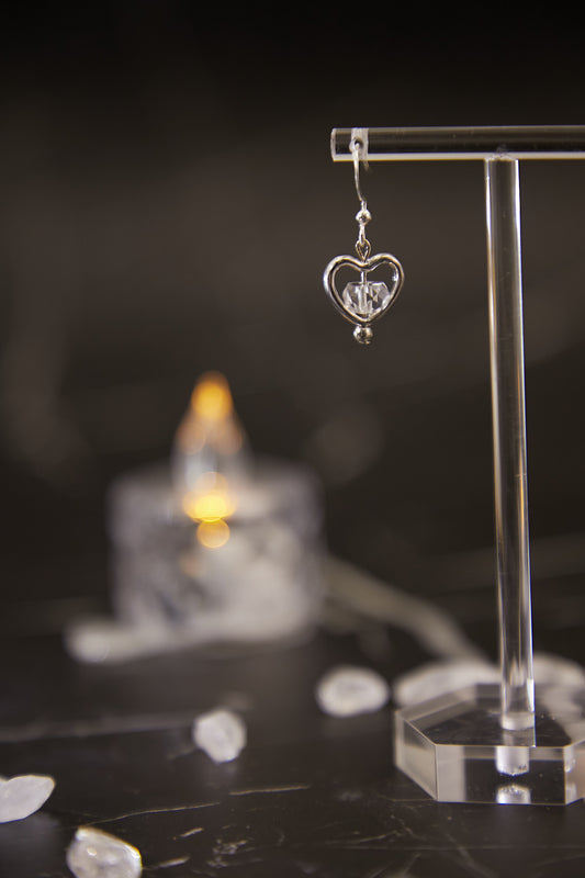 E015-White crystal heart earrings
