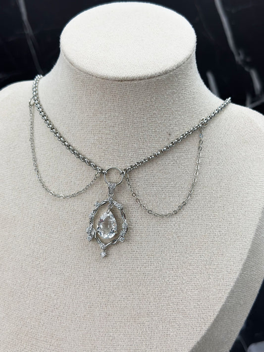 N031-White Crystal Witch Magnetic Necklace