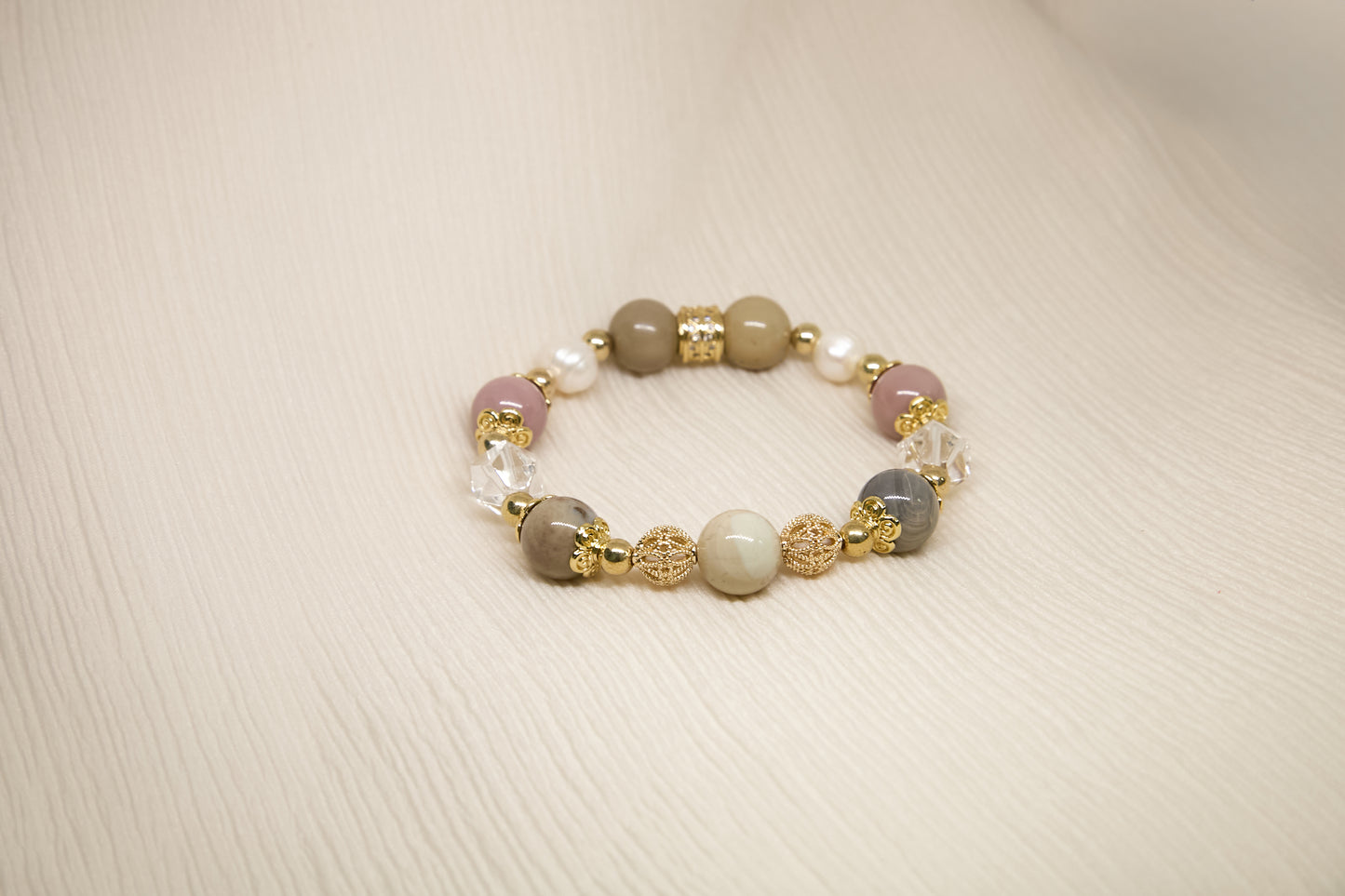 C010-Alashan. White crystal. Freshwater pearl