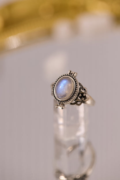 R071-灰月光大蛋面盒子戒指