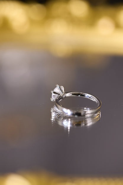 R101-1卡六爪莫桑鑽純銀鍍18K白金開口戒指 (Copy)