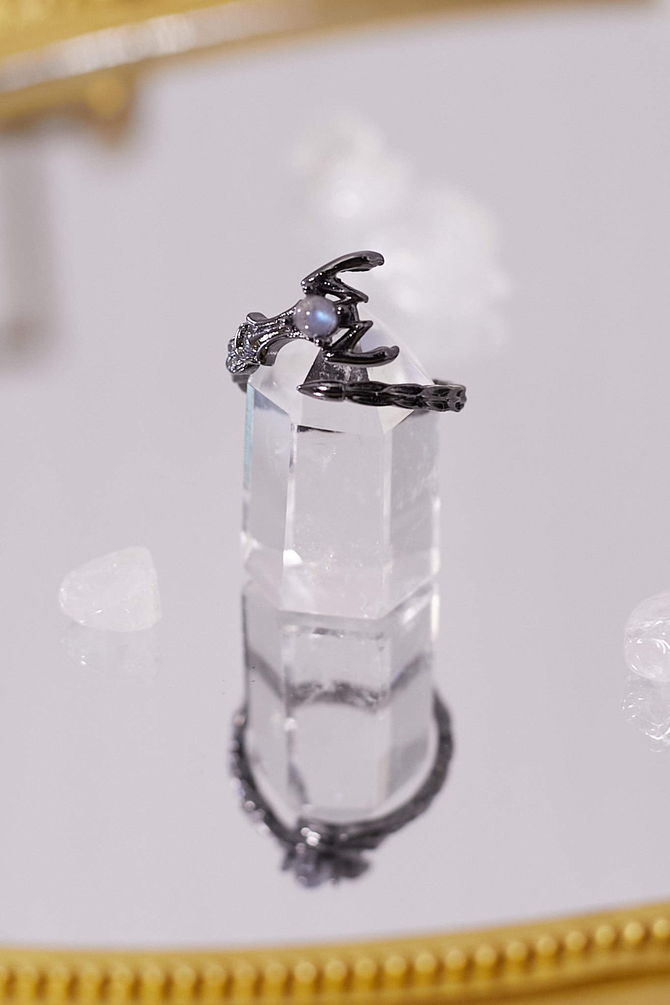 R036-Gray Moonlight Open Ring