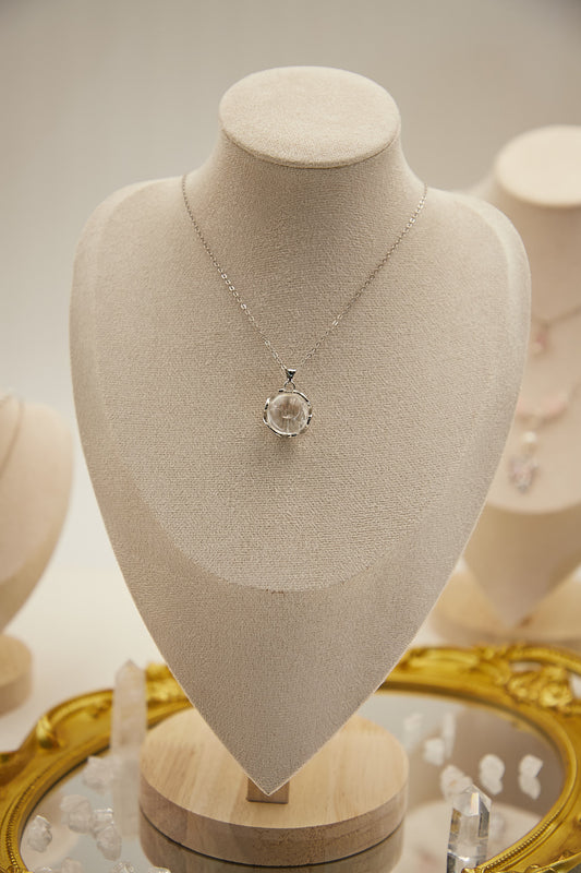 N007-White Asai simple magnetic necklace