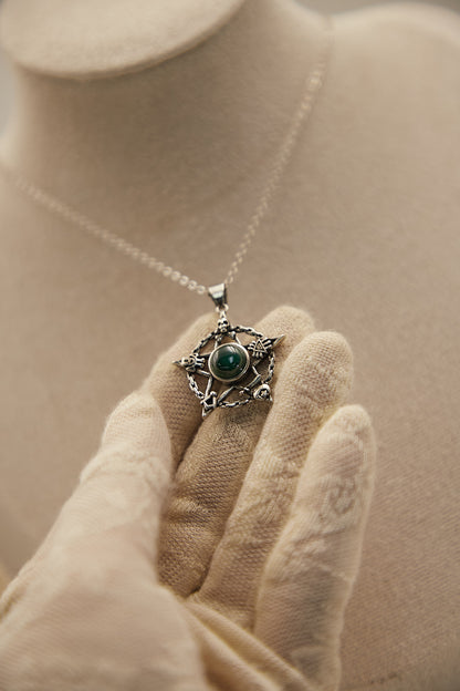 N010-Malachite five-pointed star pendant with magnetic necklace