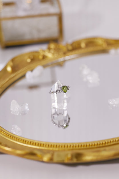 R042-Peridot heart-shaped open ring