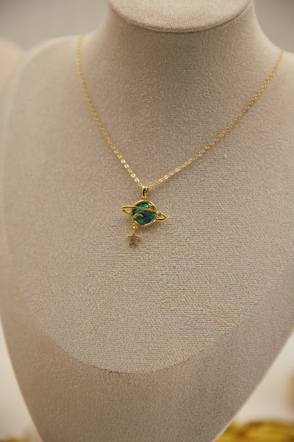 N022-Mother-of-pearl pendant with magnetic necklace (gold)