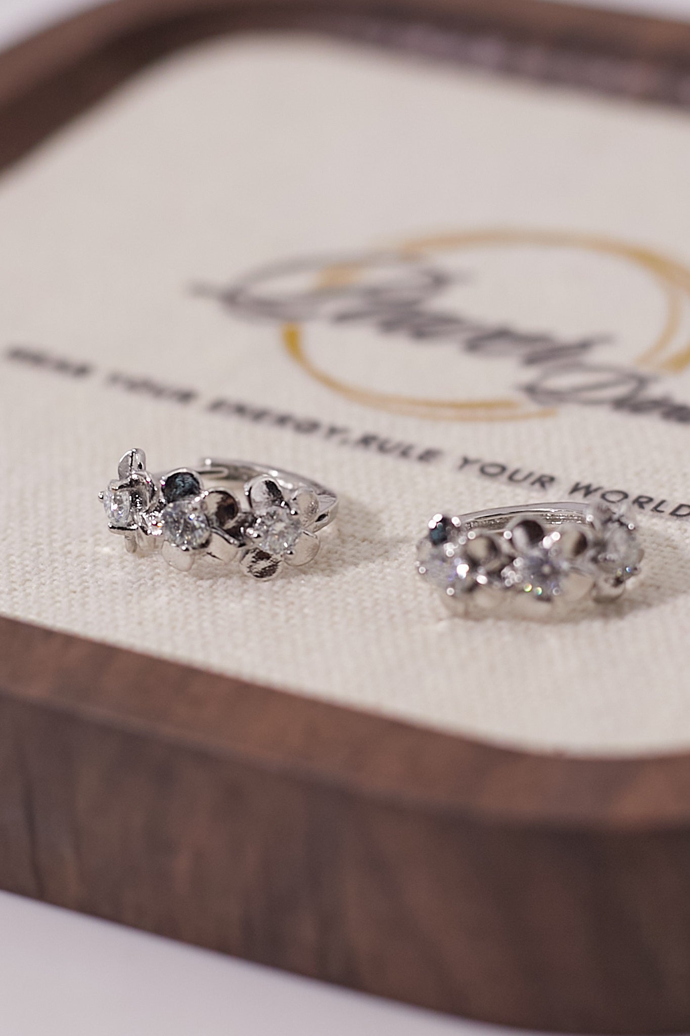 E050-Moissanite flower small earrings