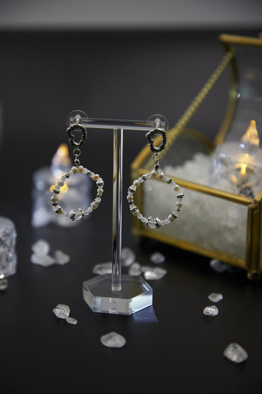 E001-Blue Moon．Freshwater Pearl Hoop Earrings