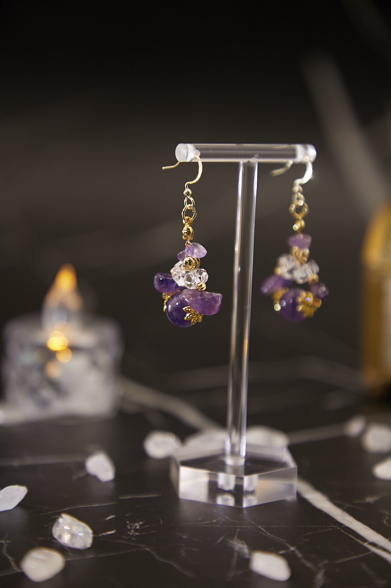 E011-Dreamlike Amethyst．White Crystal Earrings
