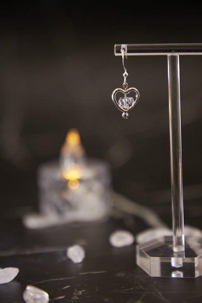 E015-White crystal heart earrings