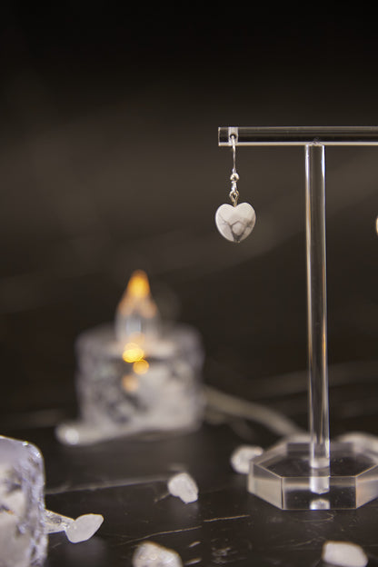 E020-White turquoise heart earrings