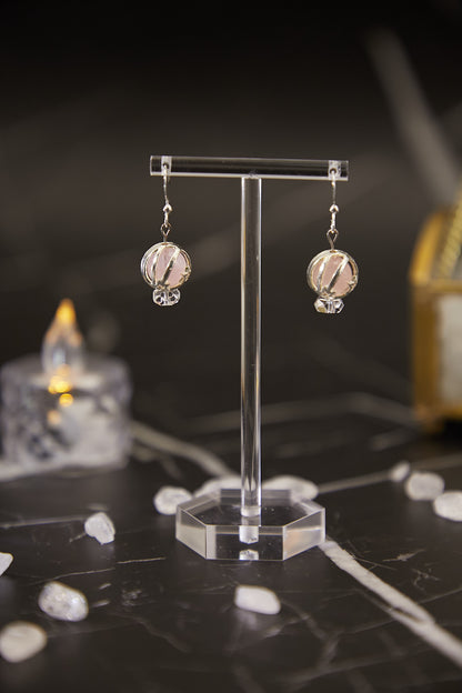 E024-Pink quartz．White crystal planet ear hook